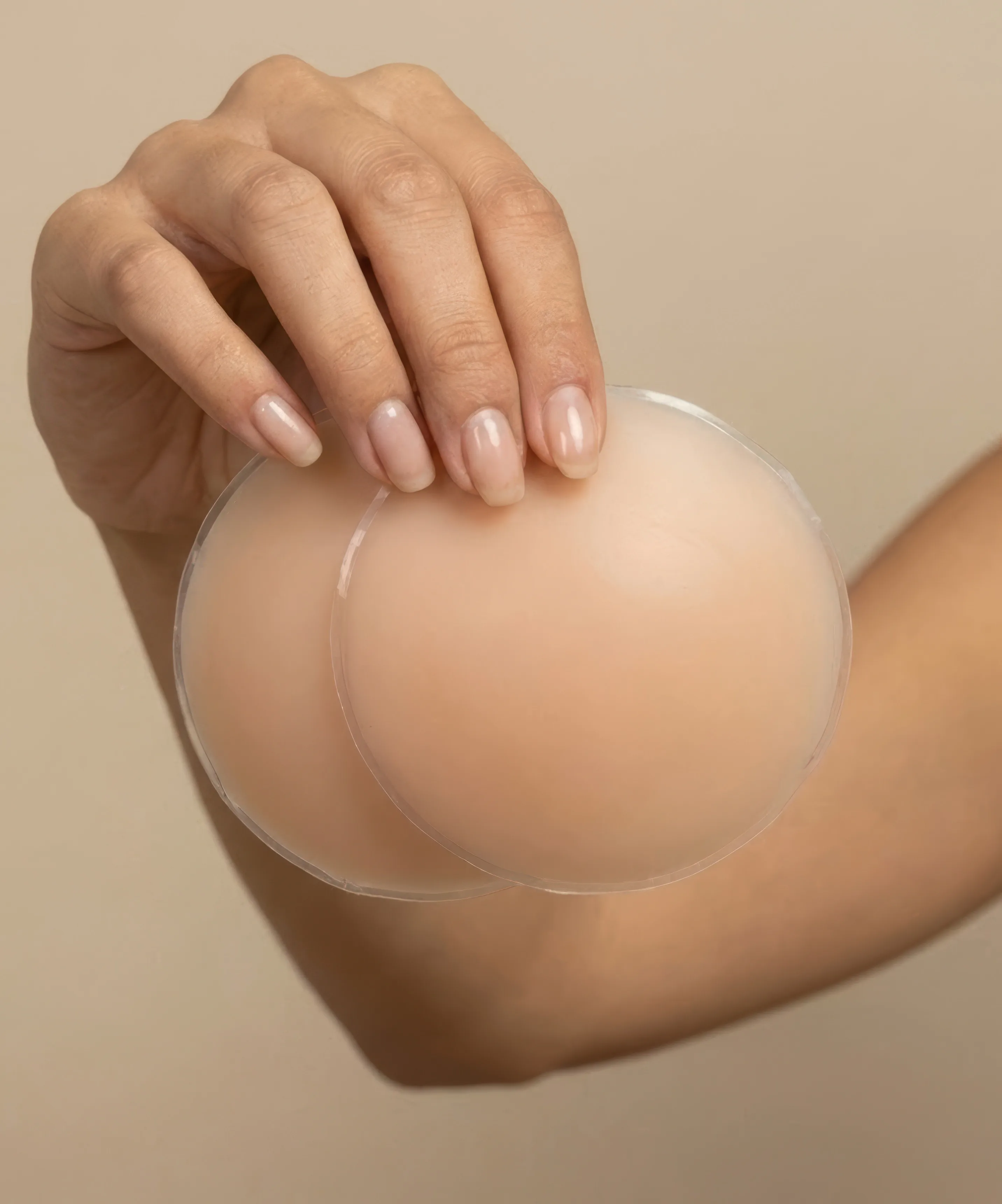 Yapışkanlı Silikon Göğüs Ucu İz Yapmaz